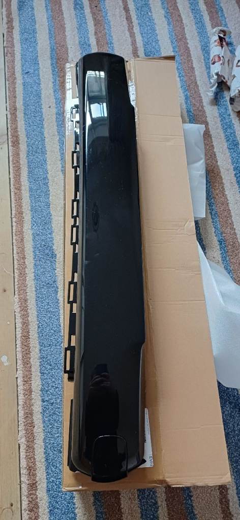 Mini cooper f56 fromt bumper trim (scratched)