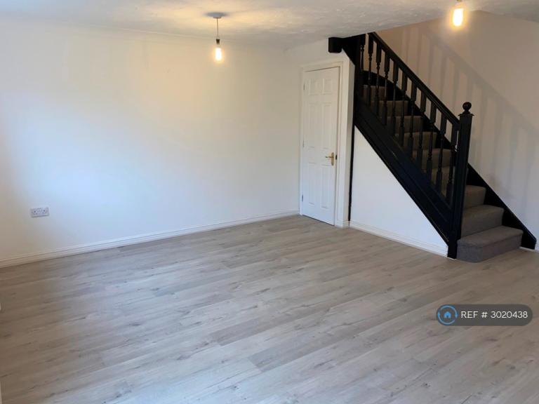 3 bedroom house in Shropshire Court, Bletchley, MK3 (3 bed) (#3020438)