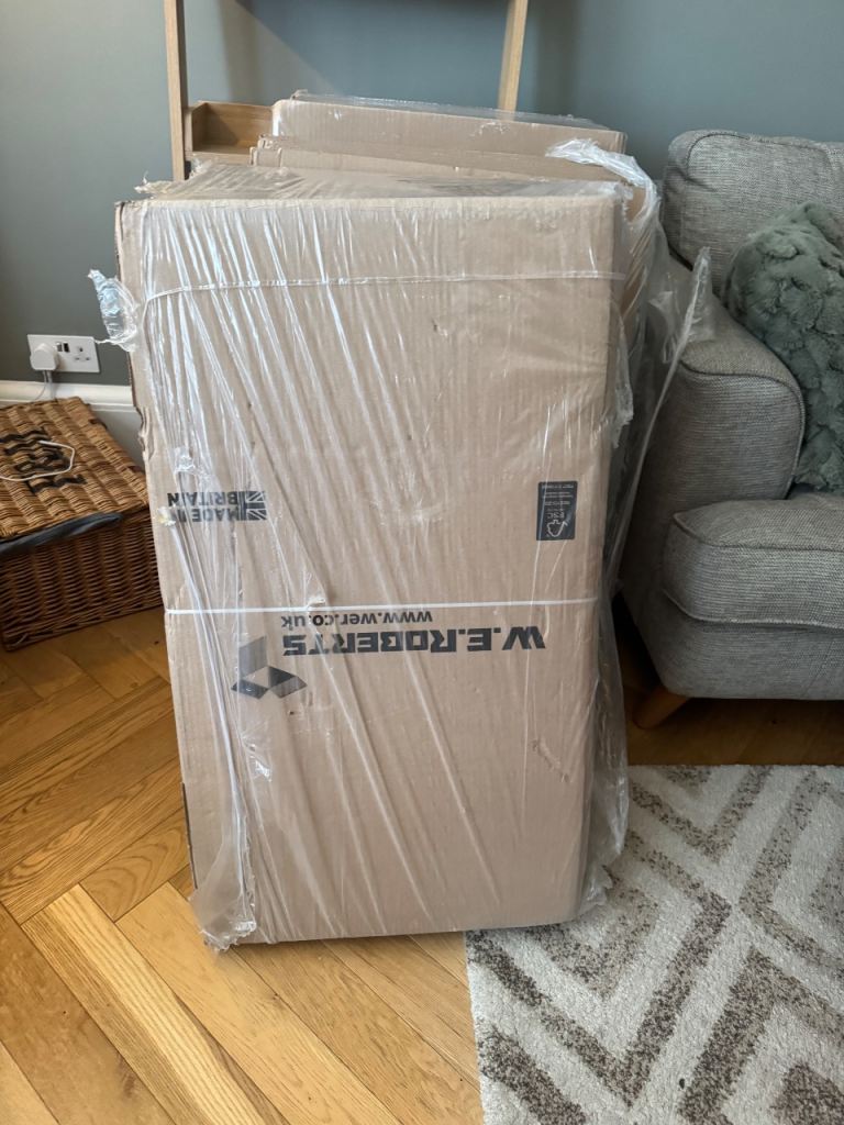 Flat pack cardboard moving boxes, brand new x60