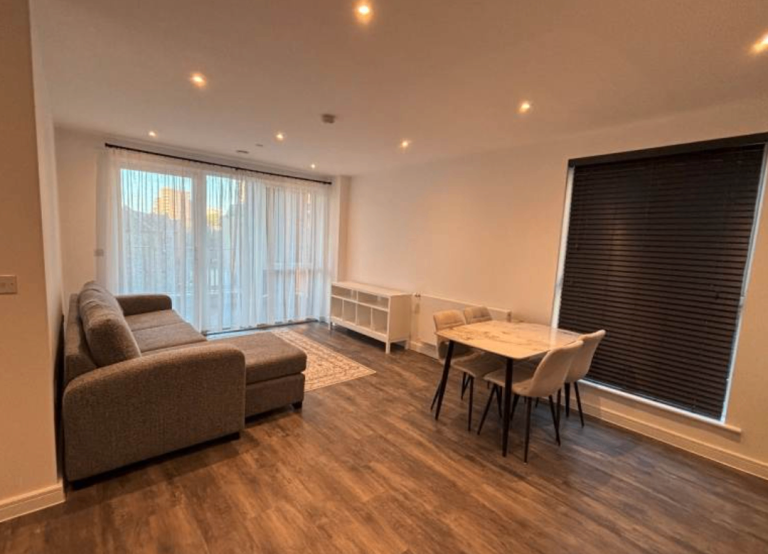 Modern 1-Bedroom Flat | Furnished | Fitted Kitchen | Parking | Teal Point, Barking, London - IG11