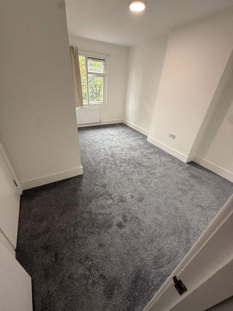 270 7 bed Whitchurch land Stanmore edgeware Ha86qx