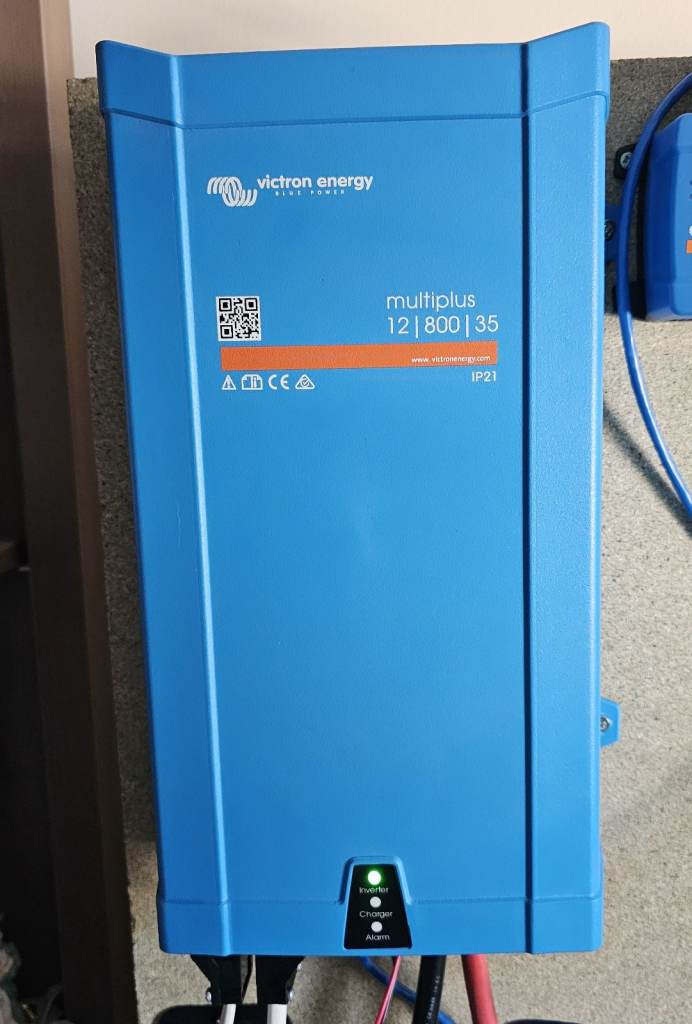Victron Multiplus 12V 700W Inverter / 35A Charger
