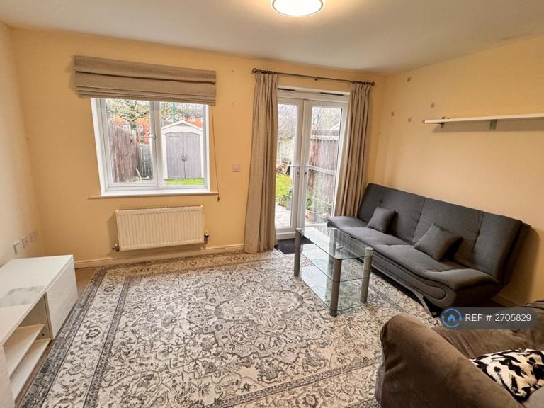 3 bedroom house in Frank Birchill Close, Manchester, M40 (3 bed) (#2705829)