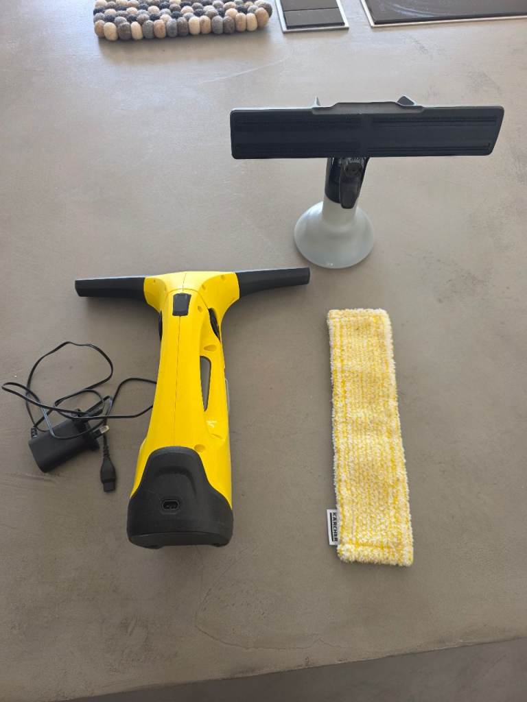 Karcher Window Vac WV2 with accessories – Good condition