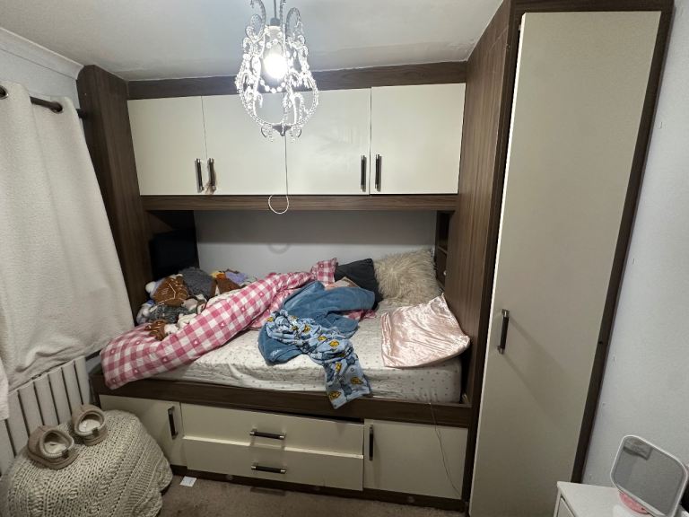 Wardrobe /Bed