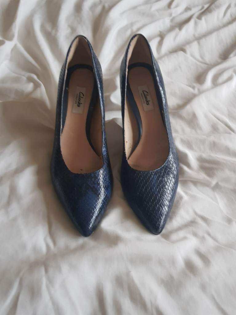 Womens blue heels. Size 5½