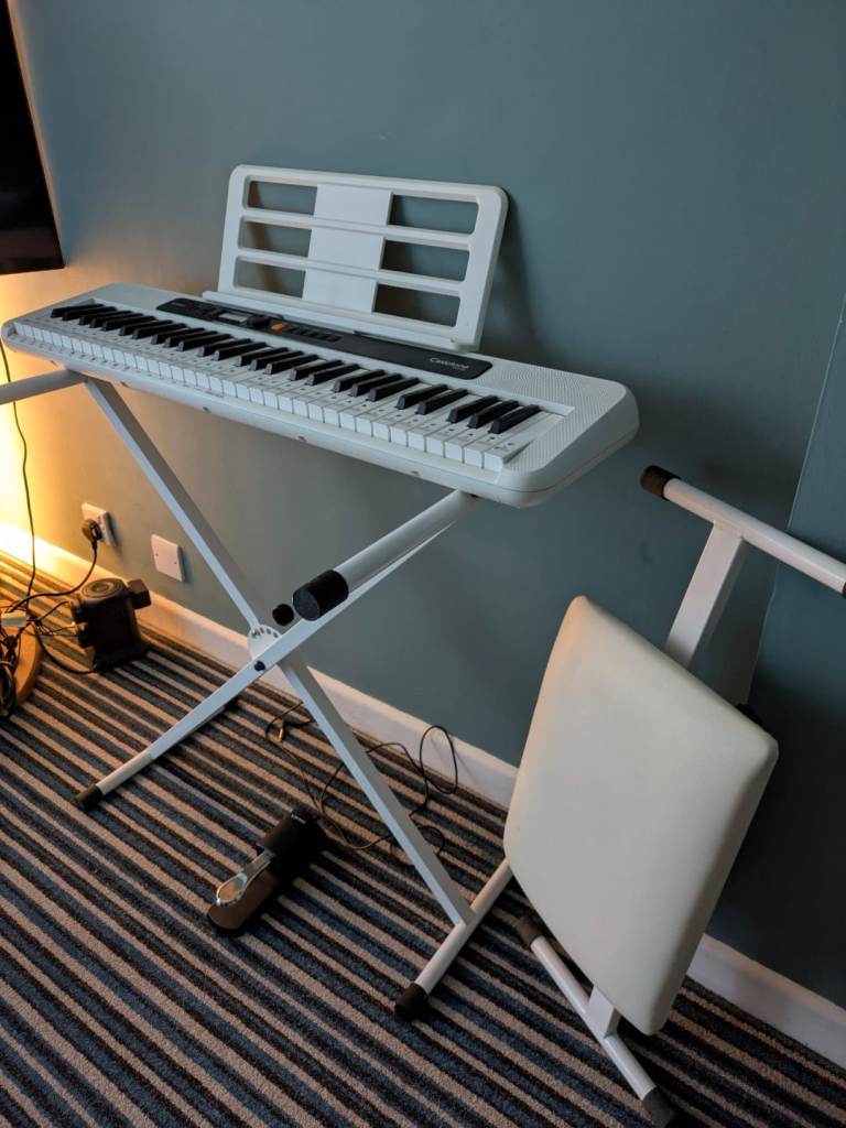 White Electric Keyboard