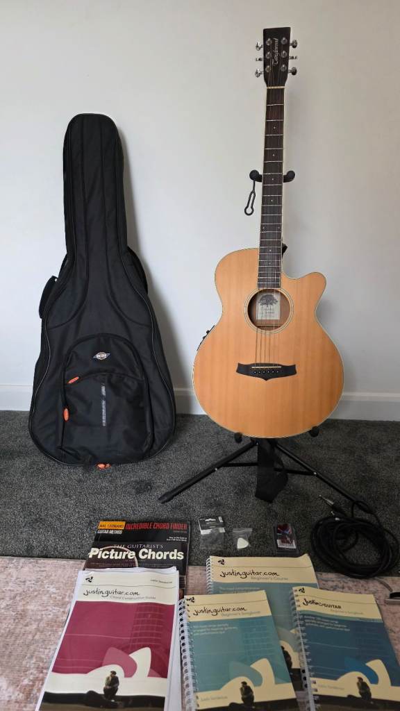 Tanglewood TW1 Electro accoustic Guitar with loads of extras