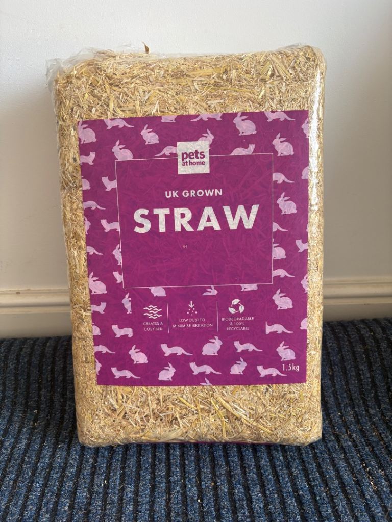 Pet bedding - straw