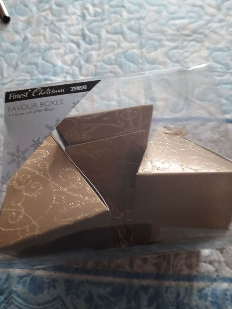 6 Gold Glitter Favour Boxes by Tesco