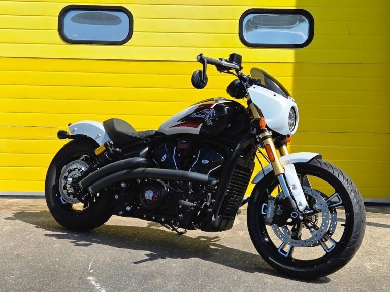 Indian 101 Scout 1 OWNER! FREEDOM EXHAUSTS! BLUETOOTH! CRUISE CONTROL