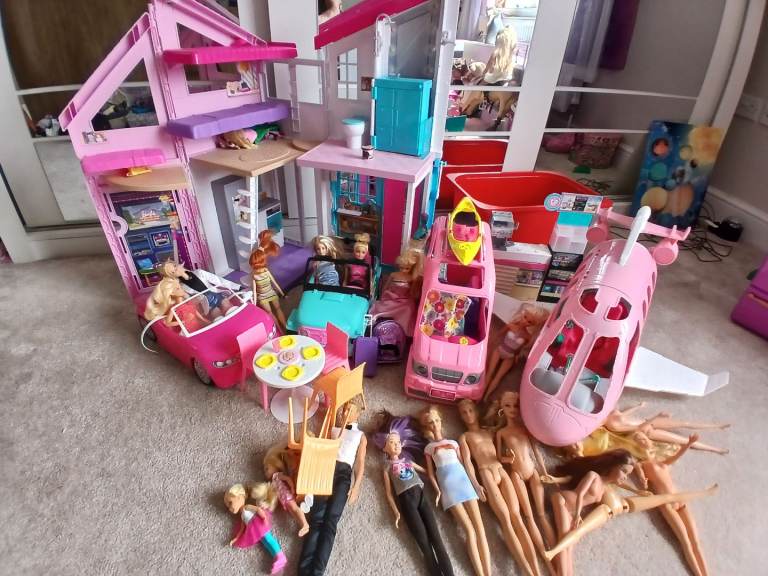 Barbie bumper pack - 20 dolls, Malibu house, vehicles and more