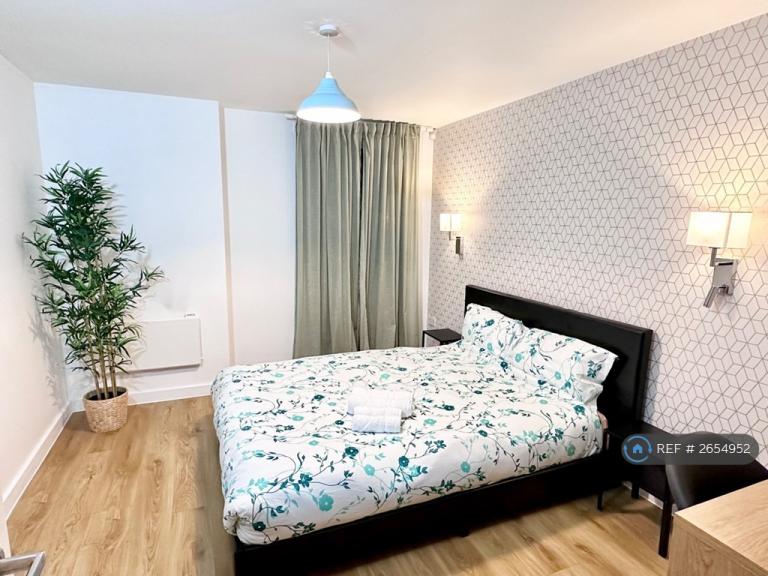 2 bedroom flat in Emmeline, Manchester, M40 (2 bed) (#2654952)