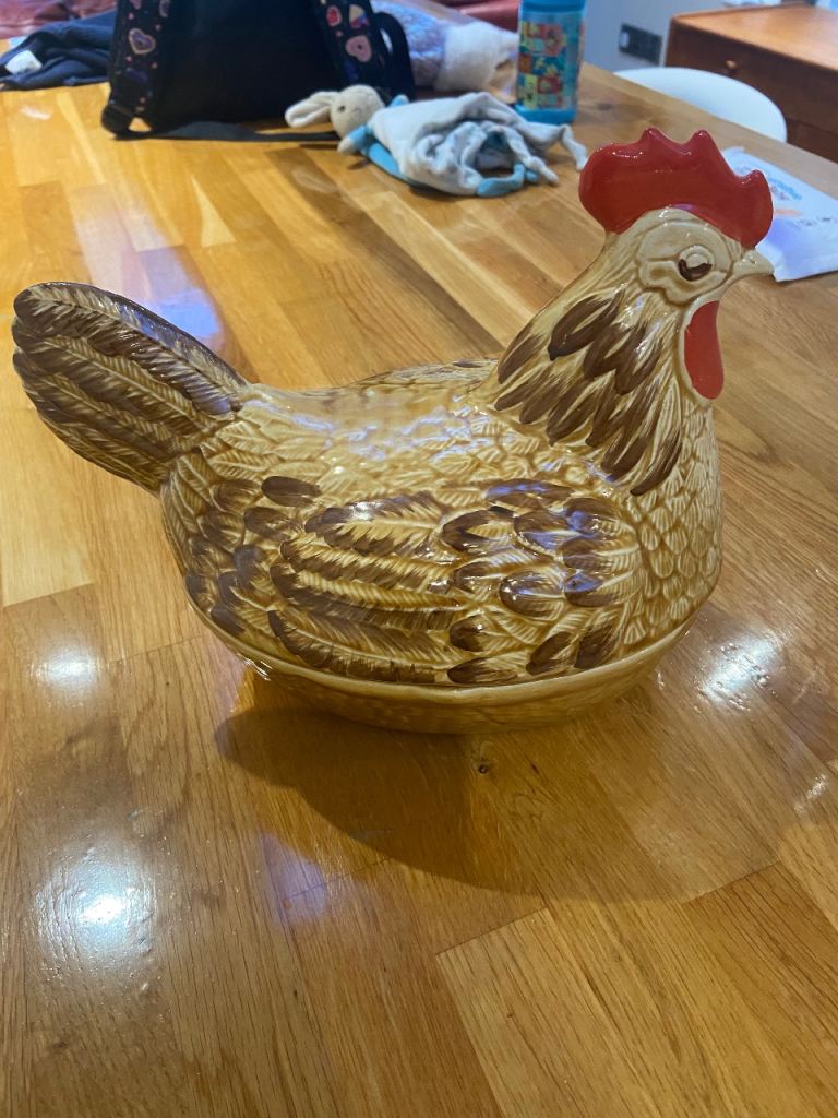 Chicken egg container 