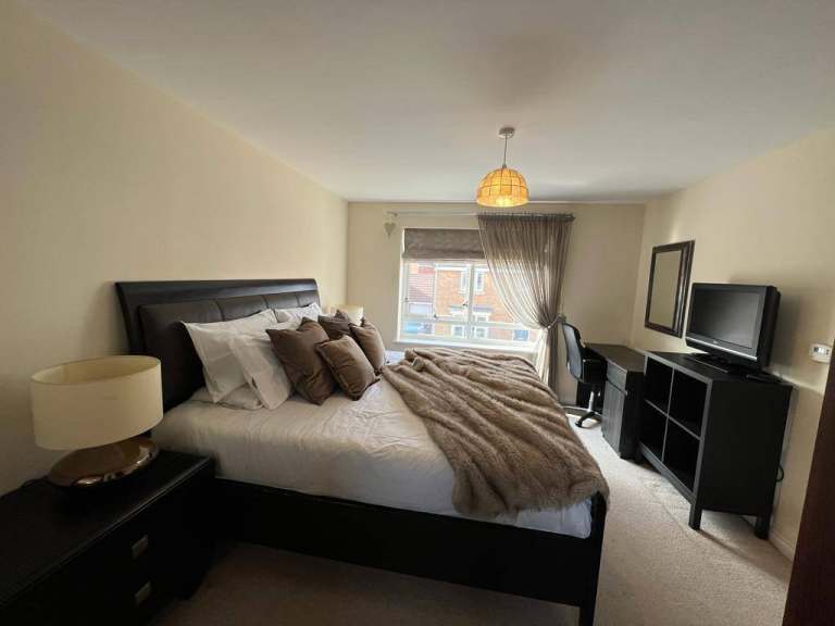 Spacious & Cosy En-suite Room for Rent – MK10 7AN