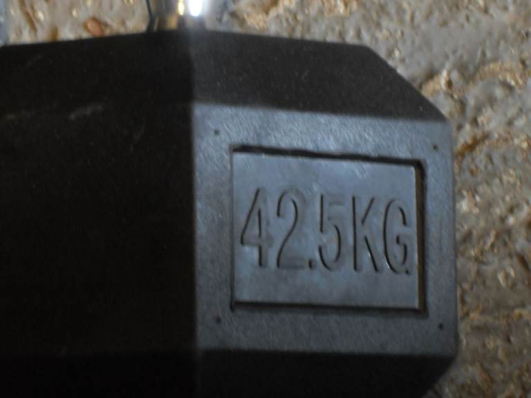 2x 42.5kg Hex Rubber Coated Dumbbells