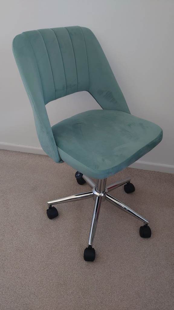 Brand new swivel Velvet Office Chair with Wheels