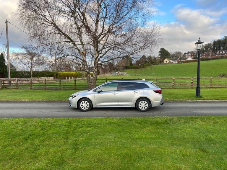 TOYOTA COROLLA 1.8 VVT-i 140PS PETROL HYBRID AUTO COMMERCIAL 73 REG 29,800 MILES