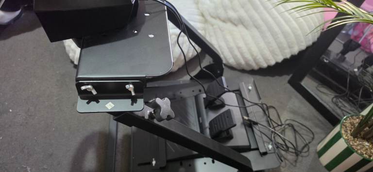 Maxx tech racing wheel and pedals