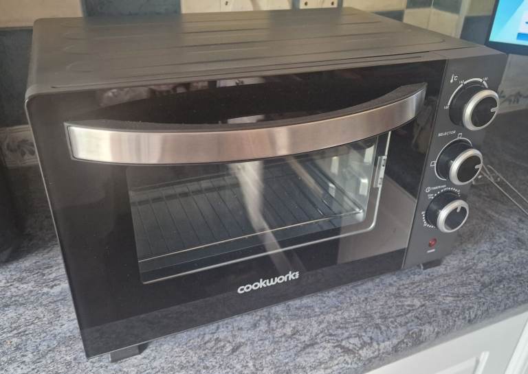 Cookworks Mini Oven 20L 1280w Grey/Black As new