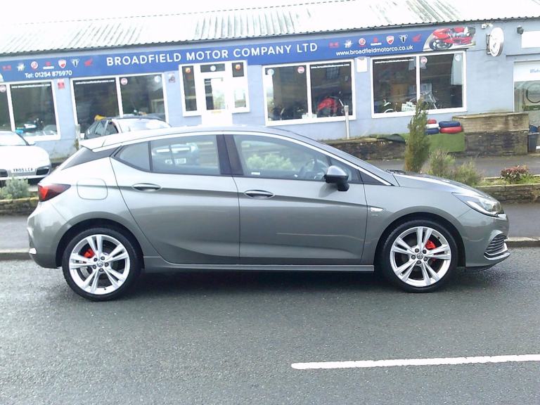 2017 17-reg Vauxhall Astra 1.4 T SRI VX-LINE NAV (150bhp)  finished in Grey met