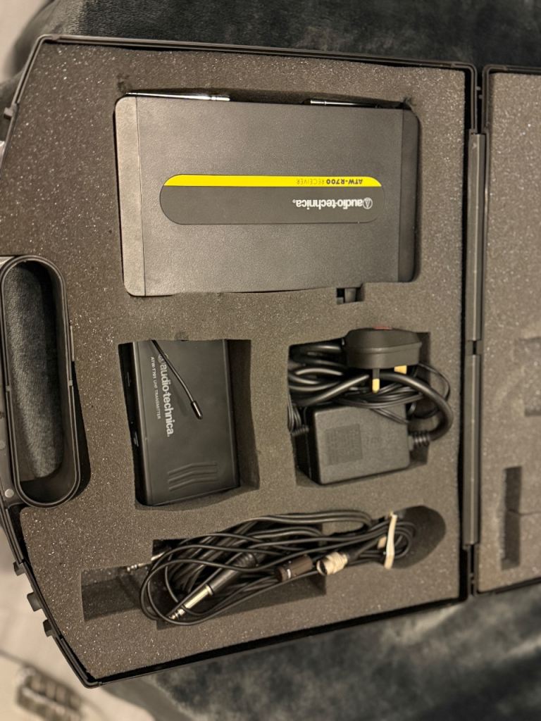 Audio Technica ATW-R700 reciever with mic 