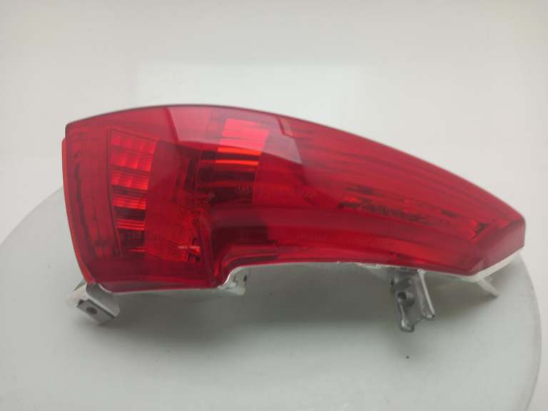 Piaggio Mp3 300 Tail Light Rear Lamp O/S 2010-2024 Unknown Unknown Rh 1d002633