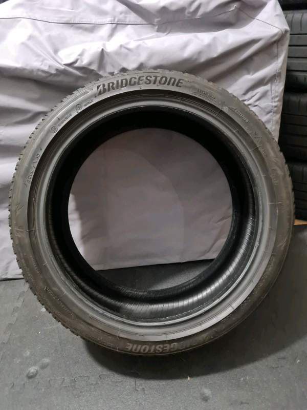 Bridgestone Winter Tyre 235/40 R18