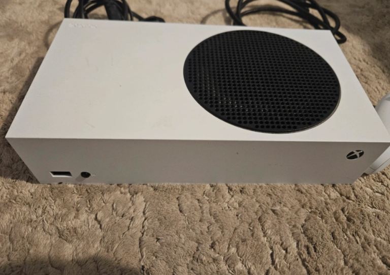 Xbox Series S Console – White, Good Condition