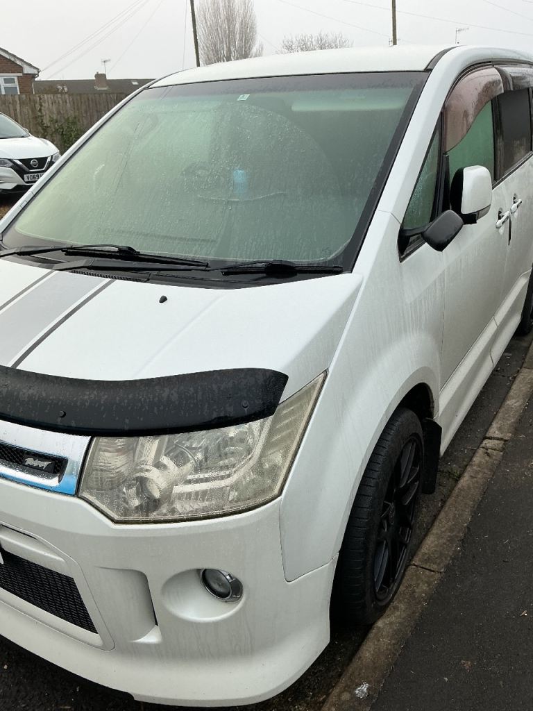 Killometers not miles,mot six months ,4999no offers but down sizing so may px as,seven seats,