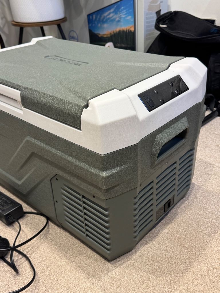 Alpicool / Portable fridge/freezer 