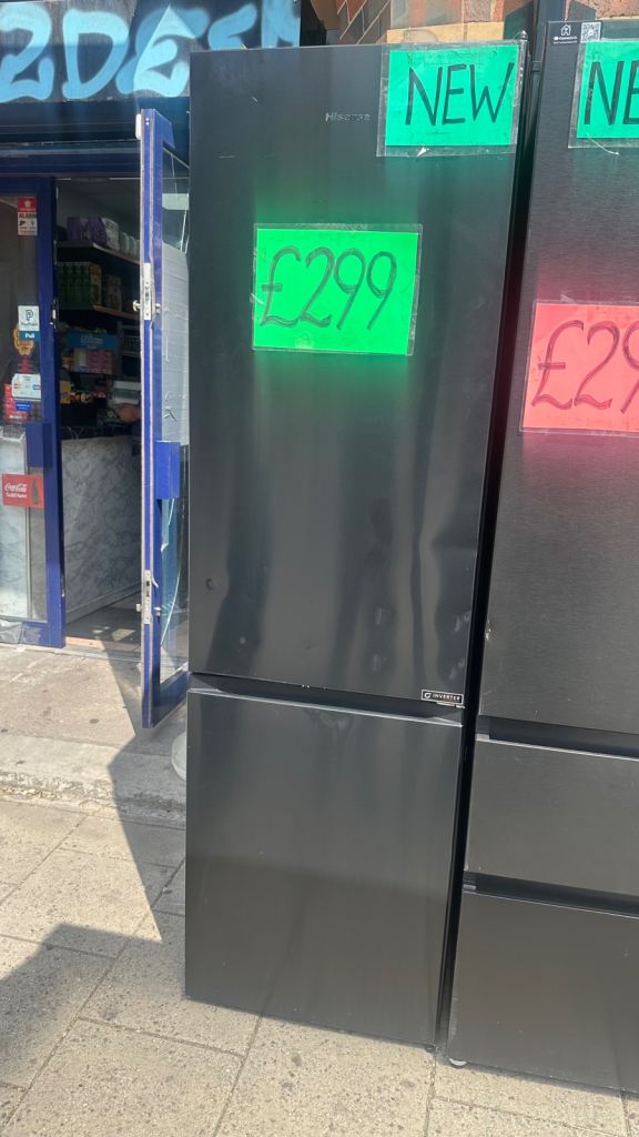 NEW/GRADED TALL BLACK HISENSE FRIDGE FREEZER 