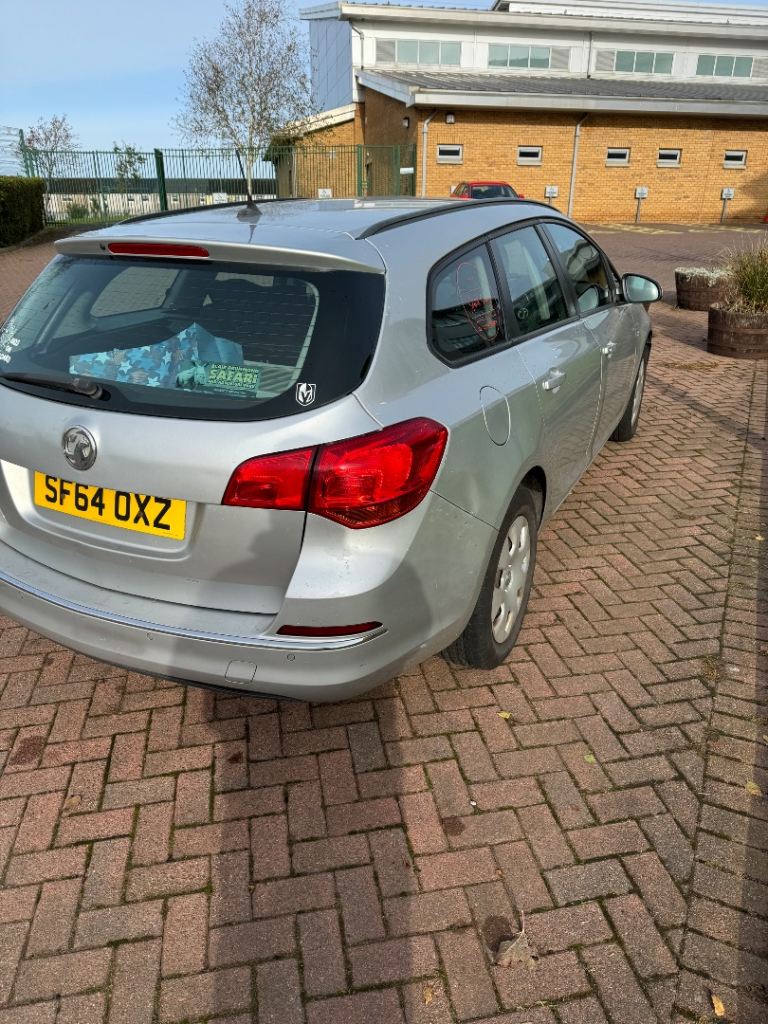 2014 (64) Vauxhall Astra Estate 1.3 CDTi ecoFLEX Tech Line S/S – Silver