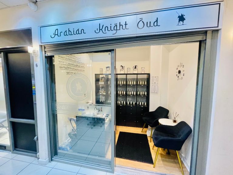 Retail shop ( unit ) all inquiries to let in Fulham SW6 Fulham- All bills included 