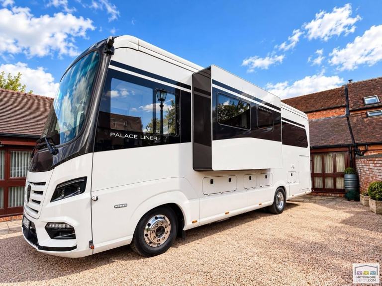 Morelo Palace Liner 88  Luxury 2 berth Automatic Mercedes motorhome for sale