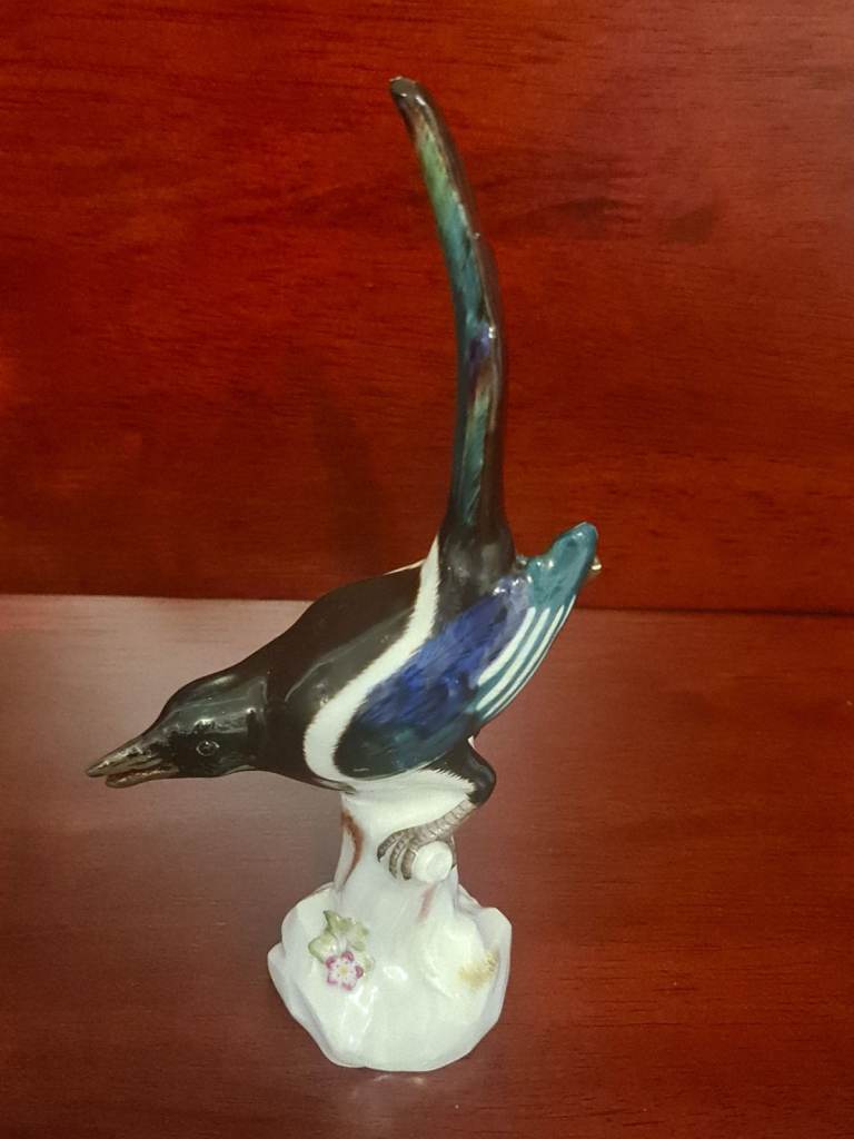 Antique Meissen Porcelain Magpie Bird Figurine