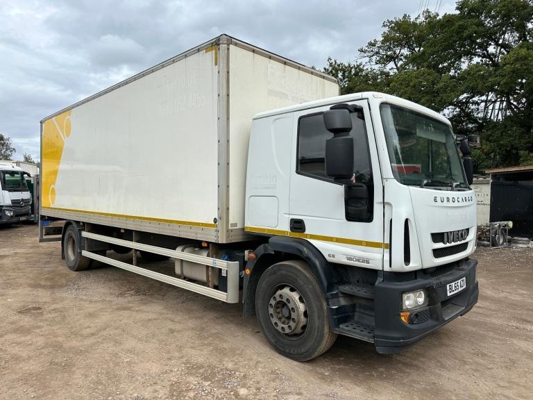 Iveco Eurocargo 180E25 2015 65 EURO 6 18 ton box truck tail lift Manaul 