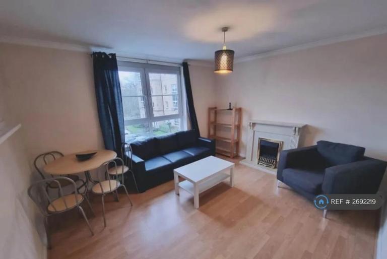2 bedroom flat in Inglis Green Gait, Edinburgh, EH14 (2 bed) (#2692219)