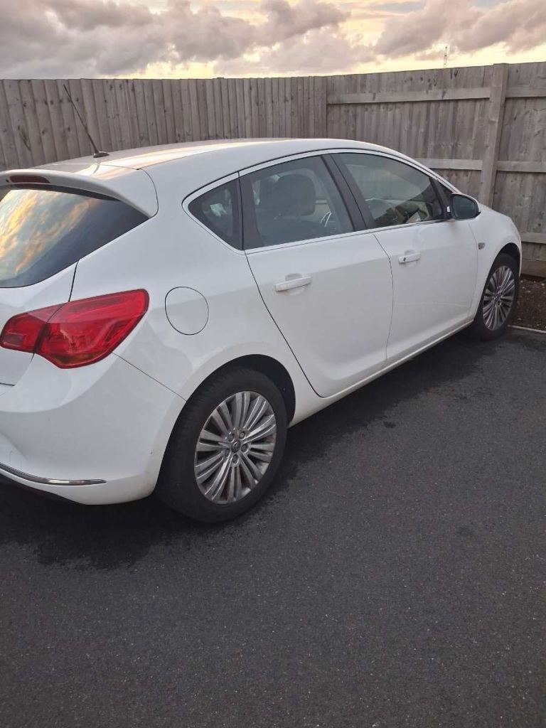 Vauxhall, ASTRA, Hatchback, 2015, Manual, 1398 (cc), 5 doors