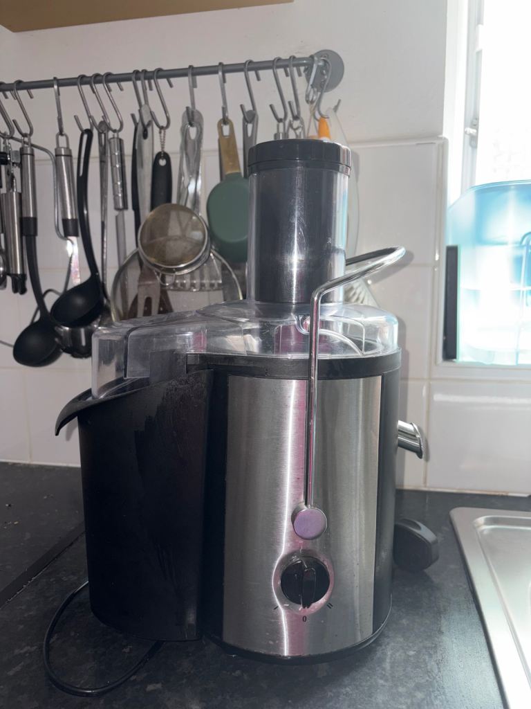 Fruit and Vegetable Juicer