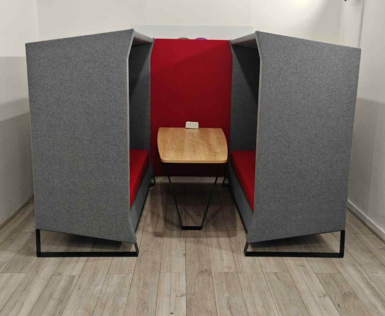 Boss Design 4-Person Booth
