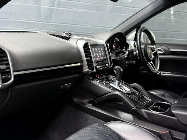 PORSCHE CAYENNE 3.0 V6 E-Hybrid S Platinum Edition 2017