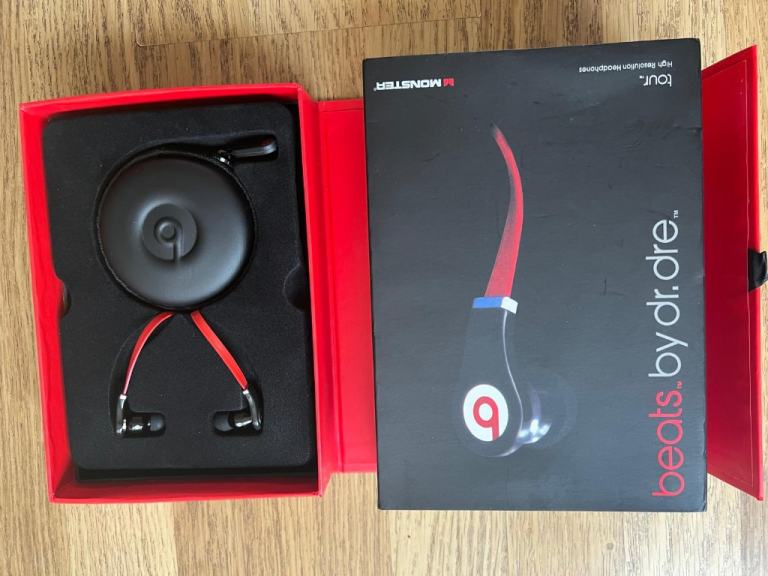beats by dr.dre Ear Buds Brand New