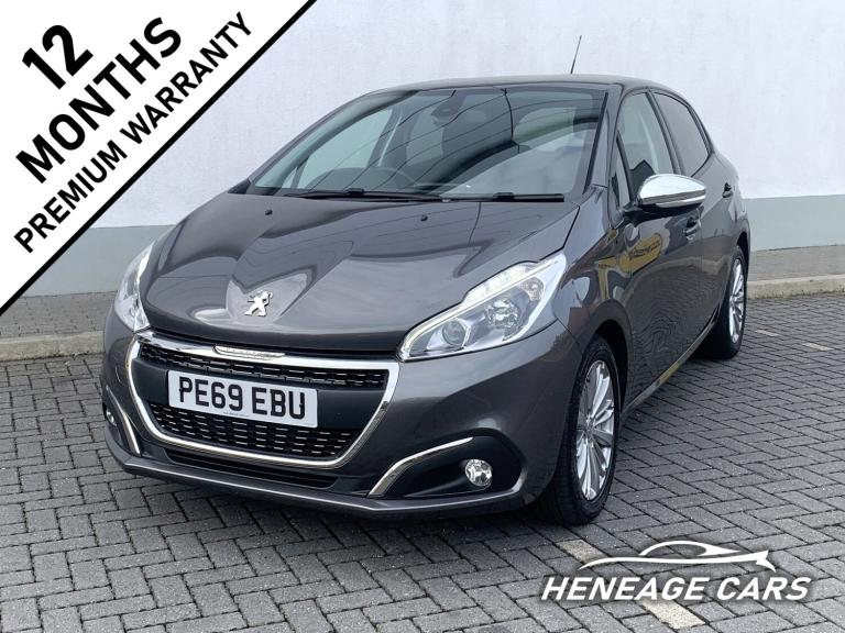 2019 (69) Peugeot 208 1.2 PureTech Signature Petrol 5-Door