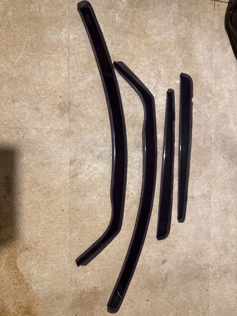 Team Heko 5 door Astra H wind deflectors and clips - Genuine & Good Condition
