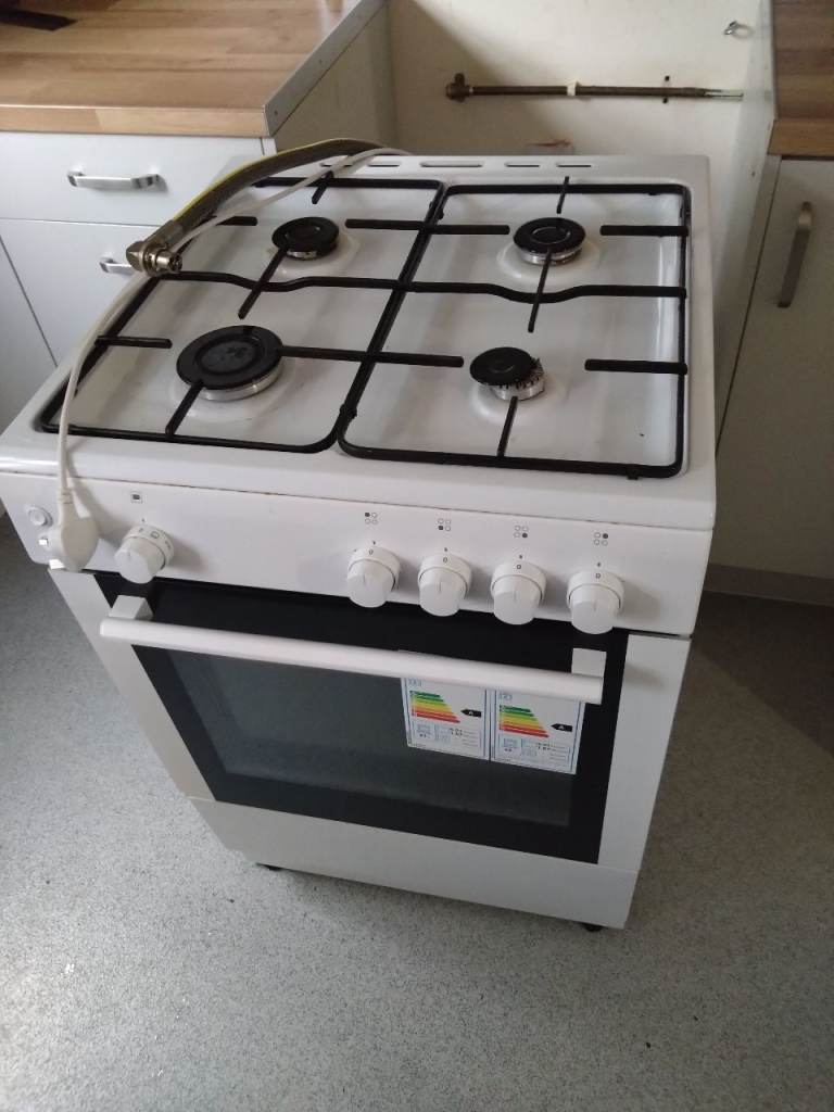 COOKER, FRIDGE FREEZER, SOFA SET, 3 BEDS, FURNITURE House Clearance JOB LOT SALE