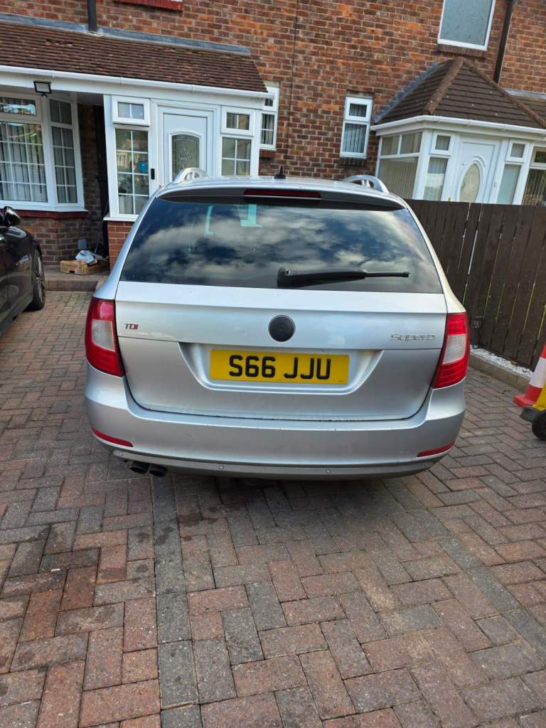 Skoda superb breaking 