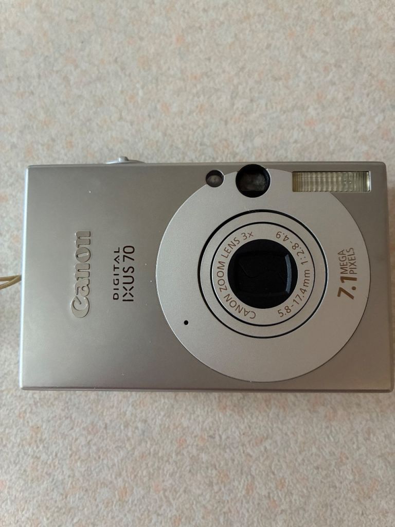 Canon Digital IXUS 70 Camera with Case and Charger – Good Condition