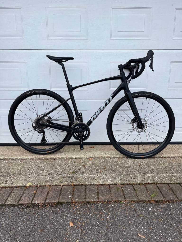 Giant Revolt Gravel Bike (Medium)