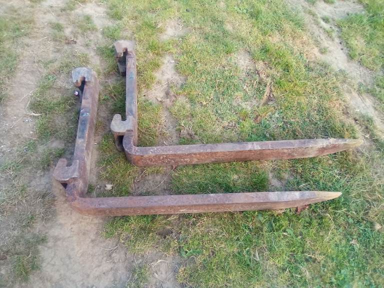 Pallet tines/forks 